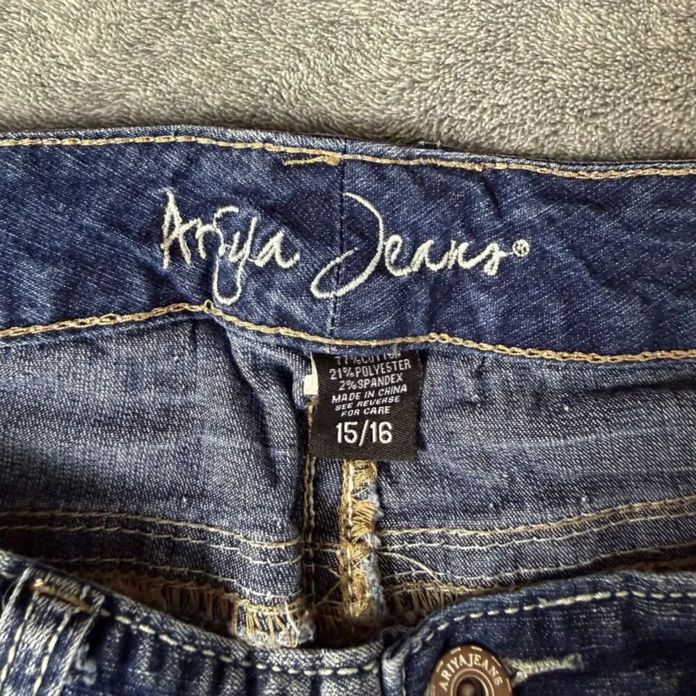 Angels Jeans Blue Distressed Cuffed Denim Shorts Size 15/16 Stretch Mid Rise